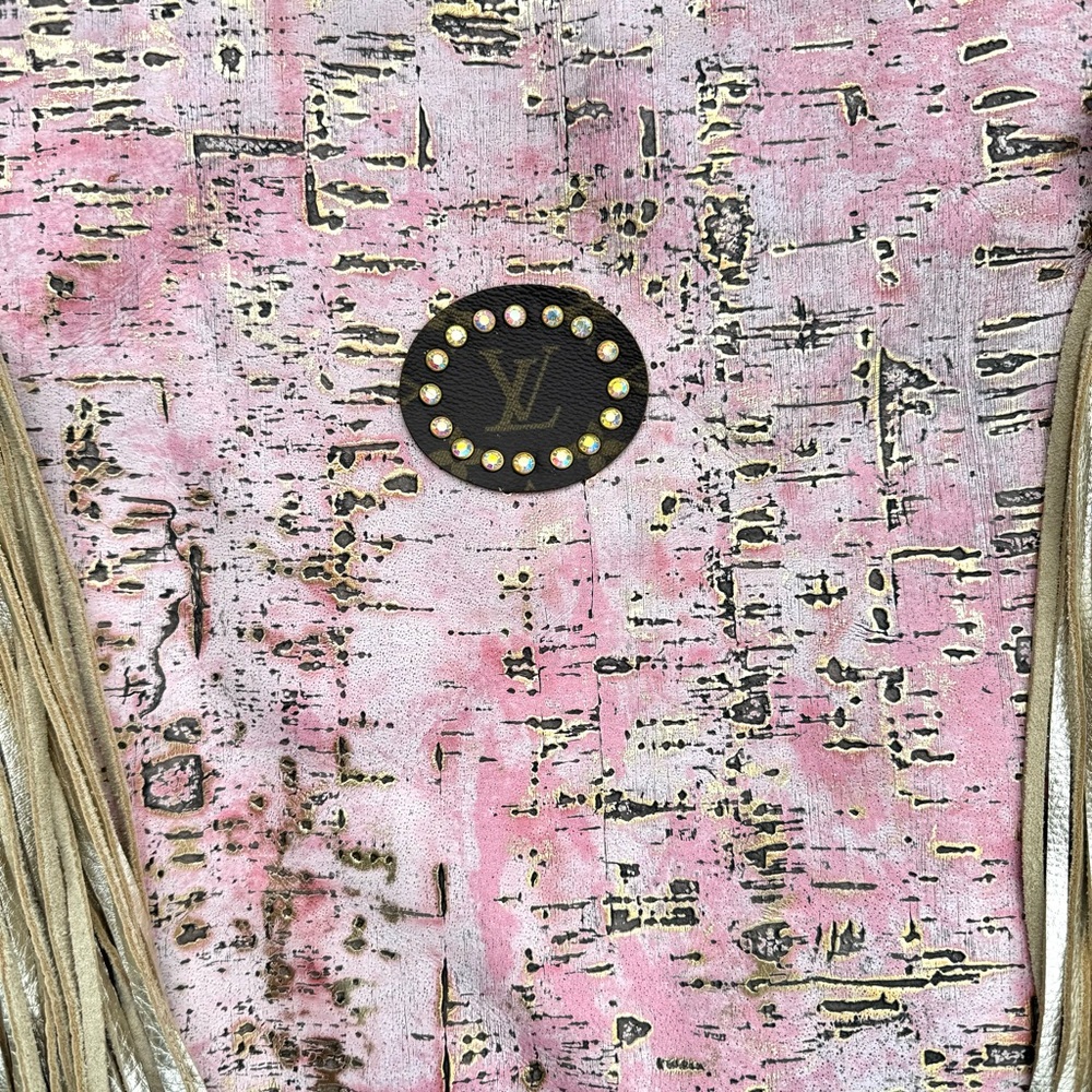 ๐ Keep it Gypsy Shoulder Bag Gold Pink Fringe - Picture 7 of 16